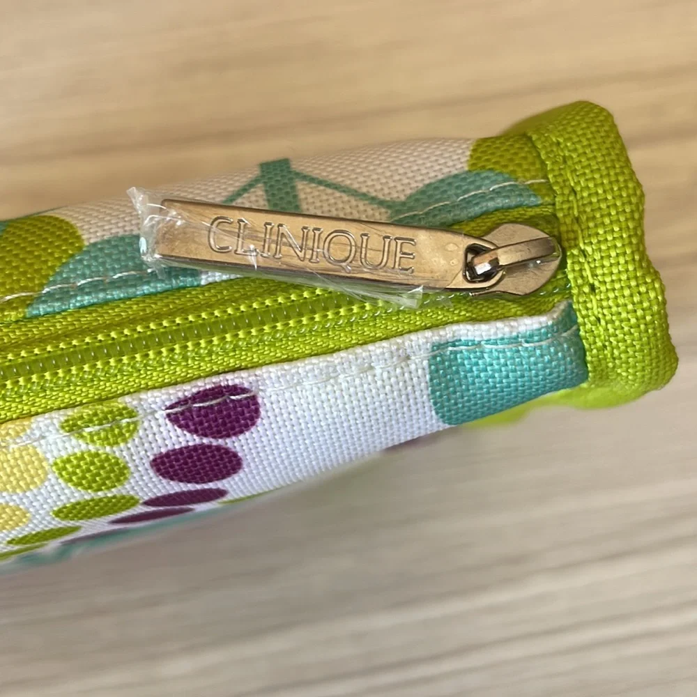 💄👛 2/$15 or 3/$20 Clinique Cosmetic Bag (NWOT)